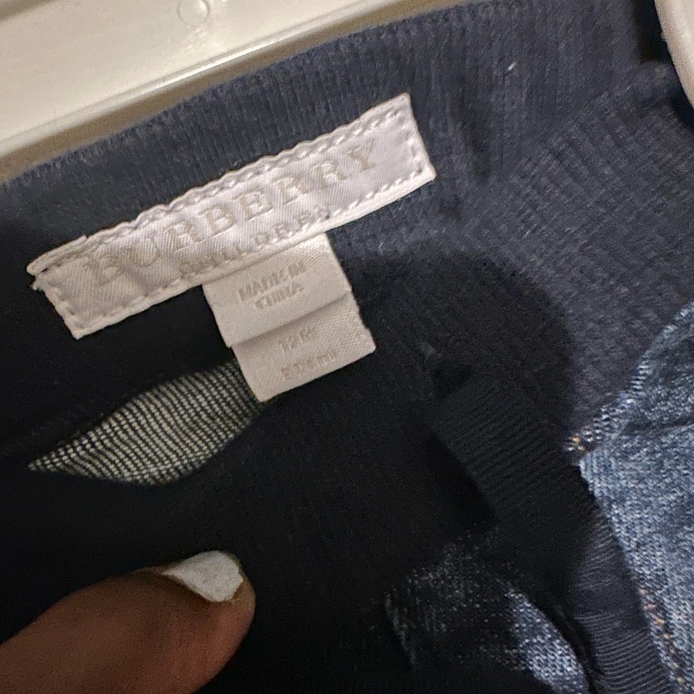Burberry - Picture 2 of 3